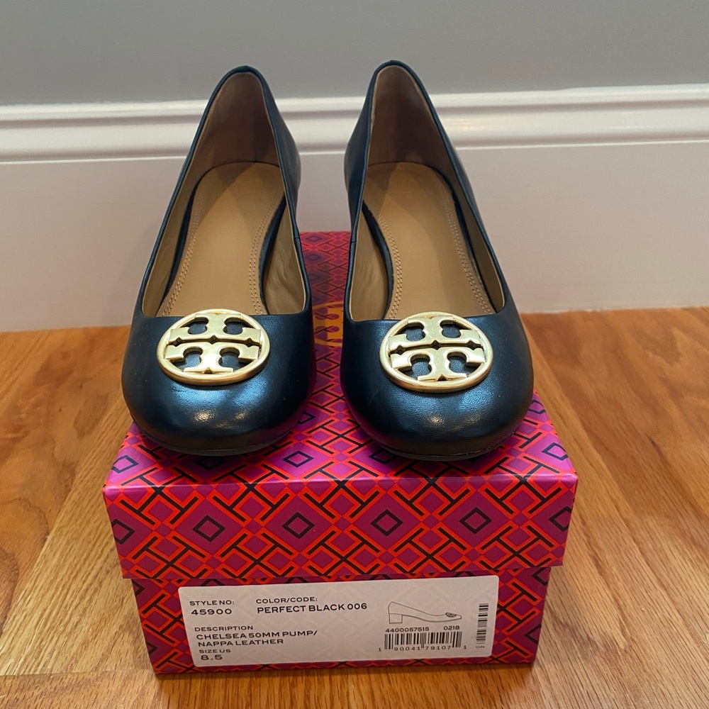 Tory Burch Chelsea 50MM Pump/ Napa Leather in Perfect Black